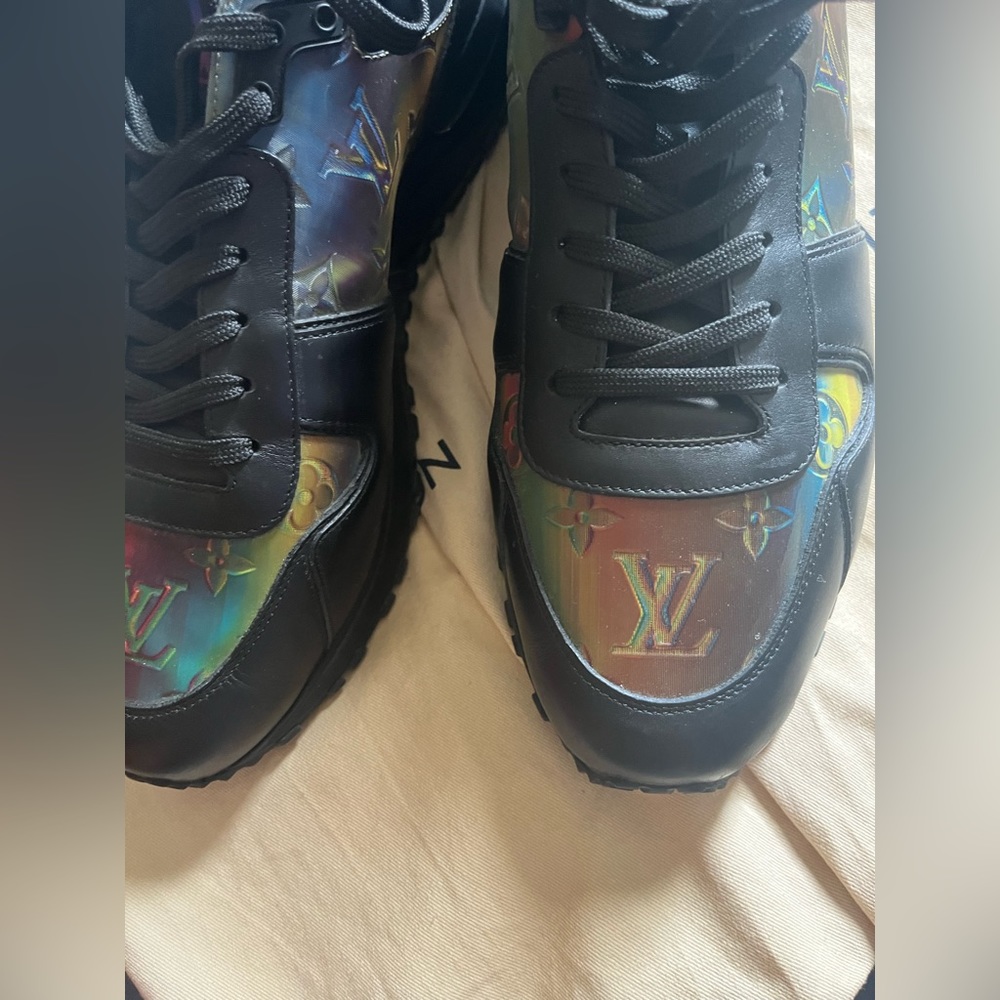 Reflective Run Away Sneaker Louis Vuitton
